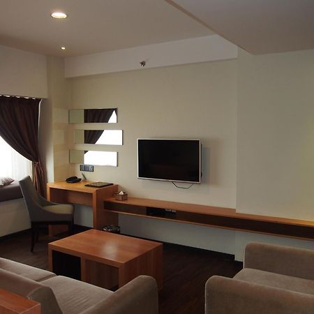 C'Haya Hotel Kota Kinabalu Værelse billede