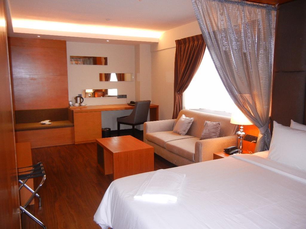 C'Haya Hotel Kota Kinabalu Værelse billede